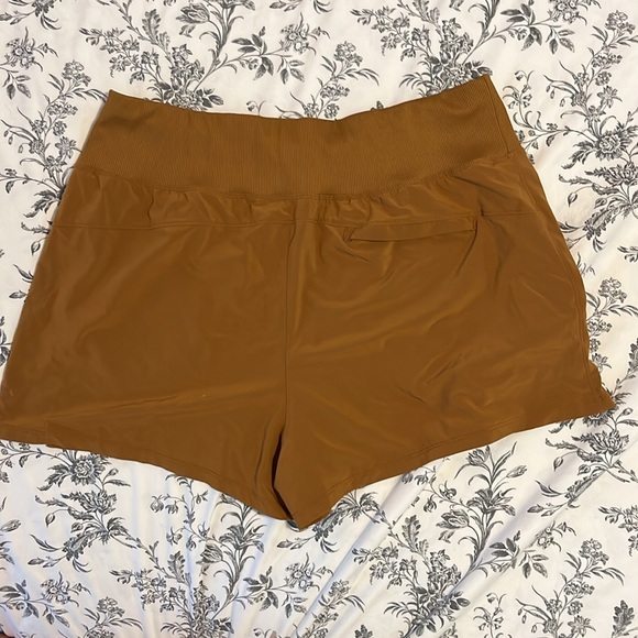 Target All in Motion athletic shorts XL brown 3-in inseam - Picture 2 of 4